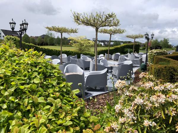 terrasse cosy à Mérignies Golf pour boire une bière dans le Nord ou les Hauts-de-France