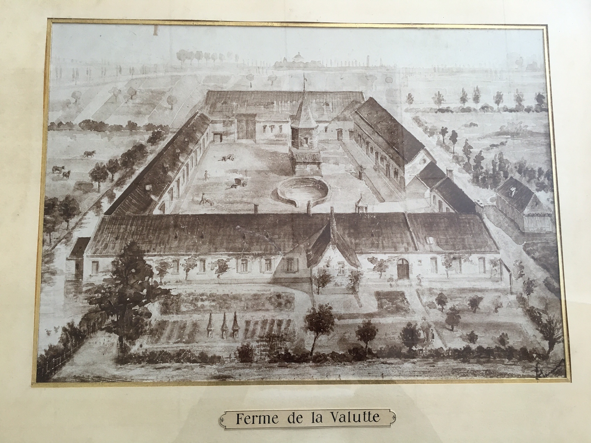 Histoire de Mérignies Golf dans les Hauts-de-France, dessin ancien de la cours de la ferme La Valutte