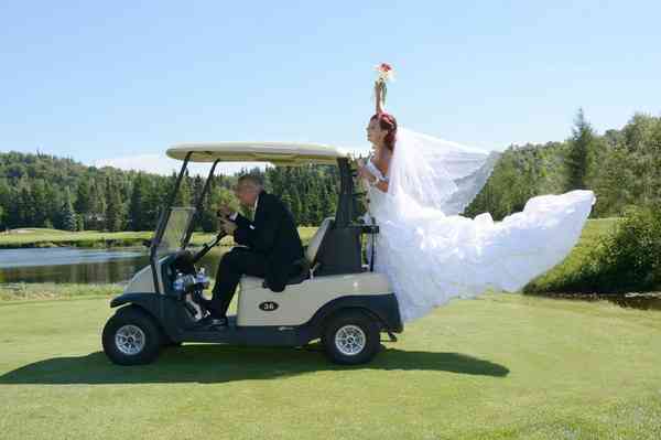 les mariés en voiturette de golf entre Lille et Douai