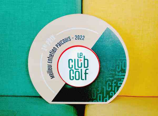 LeClub GOLF décerne le 1er prix « Entretien terrain » à Mérignies Golf
