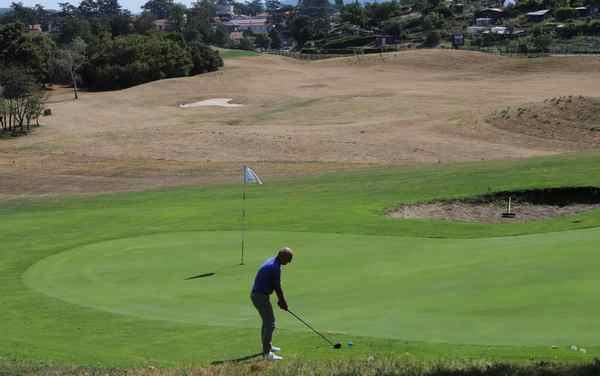 au-golf-de-saint-etienne Proshop inesis-merignies_golf boites megots
