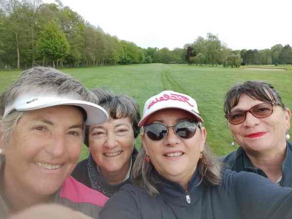 Girls only, matinée de golf pour les filles et dames, les ladies de Mérignies.